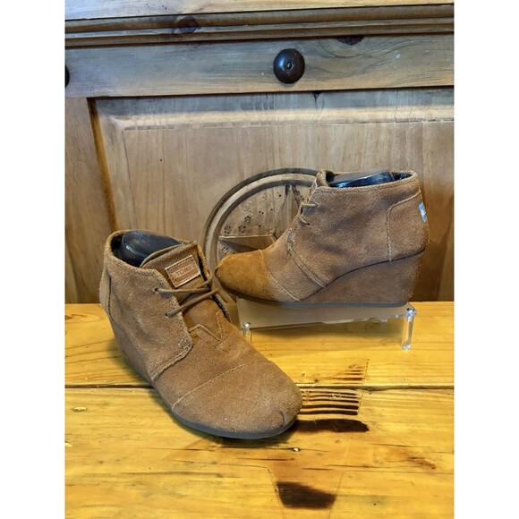 TOMS Suede Desert Wedge Lace Up Ankle Booties Brown Size 7.5 Tie Boots Shoes - Picture 2 of 8